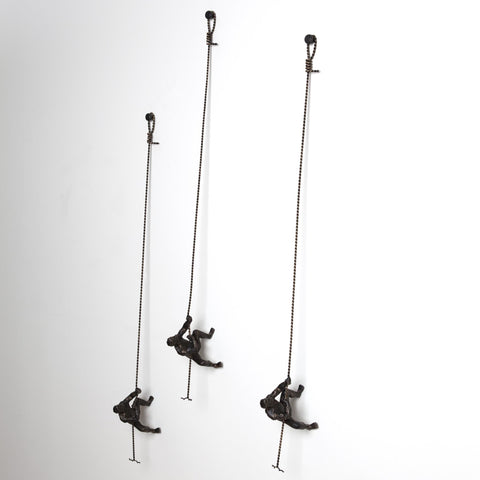Climbing Man-Wall Mounted-Bronze(منحوتة متسلق الحائط )