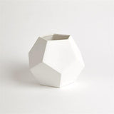Faceted Vase-Matte White-Large(مزهرية الأوجه الخماسية- بلون أبيض باهت- كبيرة)