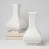 Square Slope Vase-Matte White(مزهرية أبيض مطفي من السيراميك البرتغالي مقاس 8.75*8.75*16 بوصة)